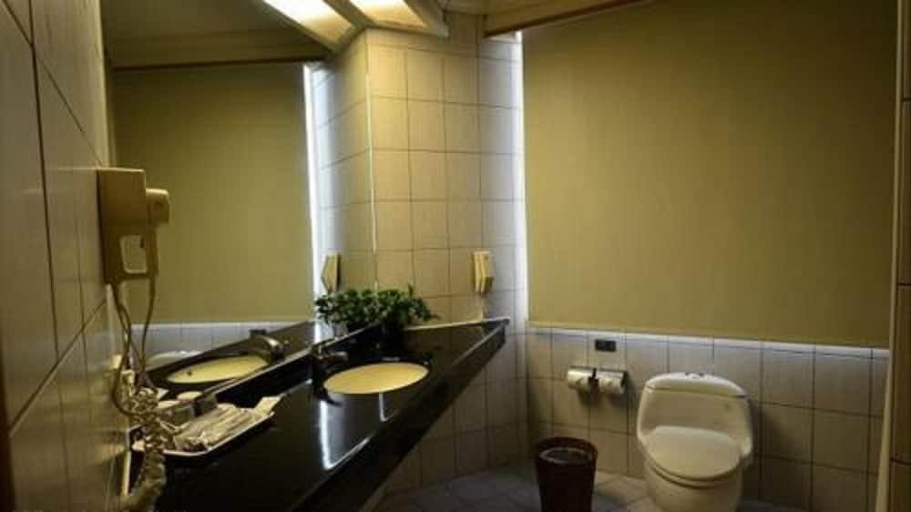 Cambridge Hotel - Yung Kang Yongkang Bagian luar foto